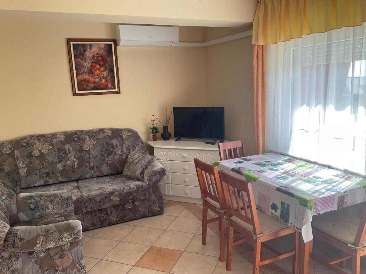 Arany Apartmanhaz Zalagyoengye Zalakaros Ngoại thất bức ảnh